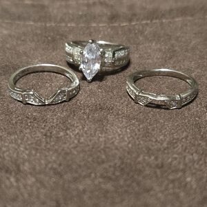 Elegant Silver Women's Ring Set